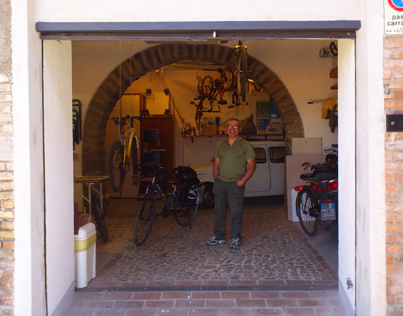 Il garage-ciclofficina